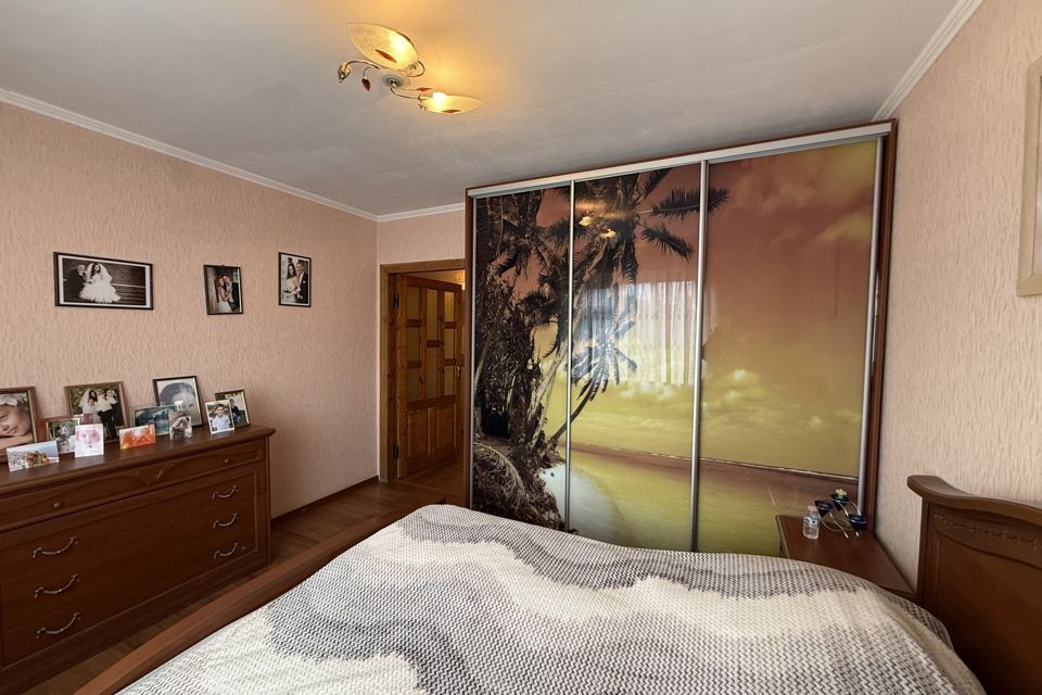 Продаётся 2-этажный дом, 200 м²