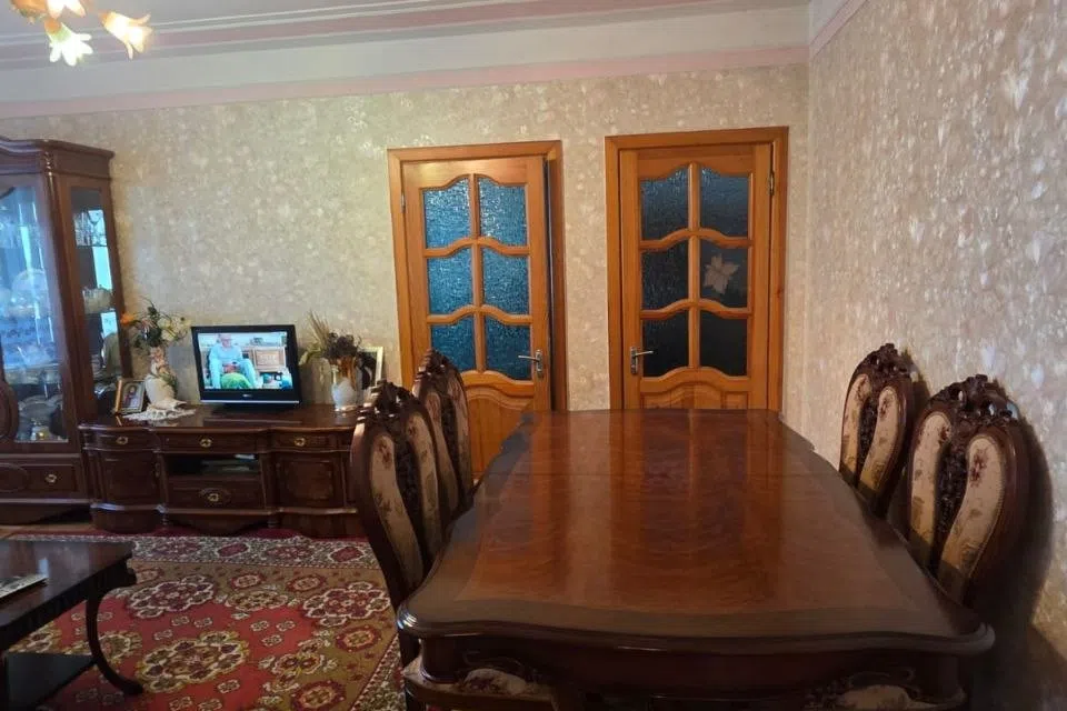 Продаётся 4-комнатная квартира, 63 м²