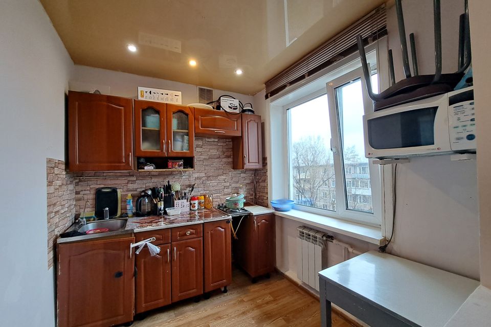 Продаётся 3-комнатная квартира, 46.8 м²