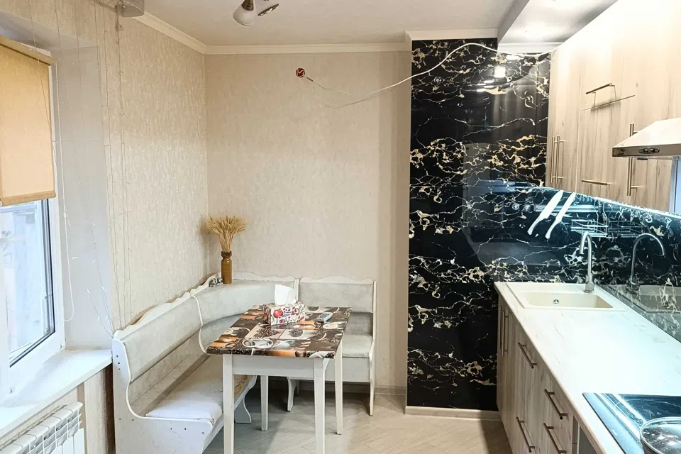 Продаётся 4-комнатная квартира, 76.7 м²