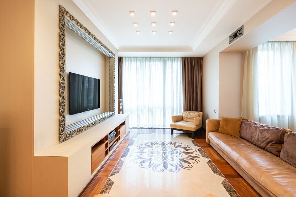Продаётся 2-комнатная квартира, 135 м²