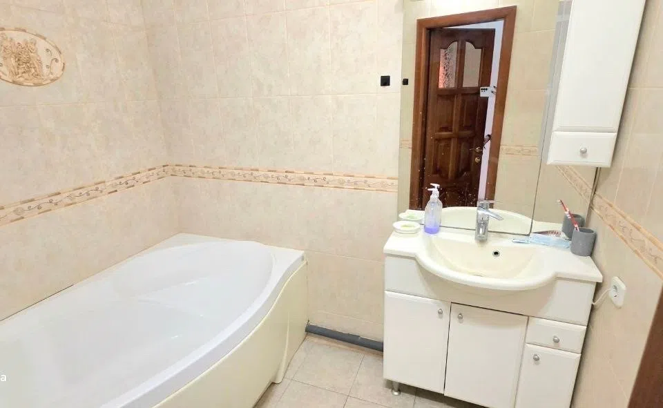 Сдаётся 2-комнатная квартира, 56 м²