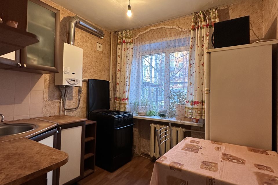 Продаётся 3-комнатная квартира, 55.6 м²