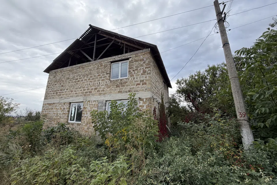 Продаётся 4-комнатная квартира, 180 м²