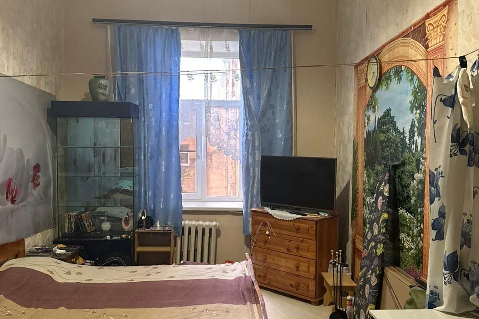 Продаётся 2 комнаты в 5-комн. квартире, 49.2 м²