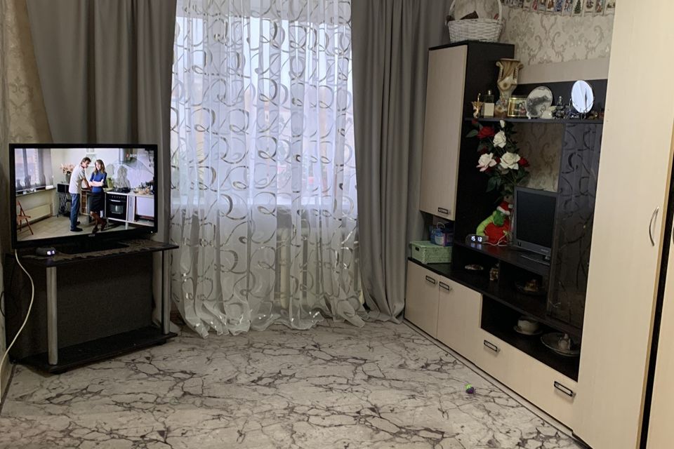 Продаётся 4-комнатная квартира, 65.8 м²