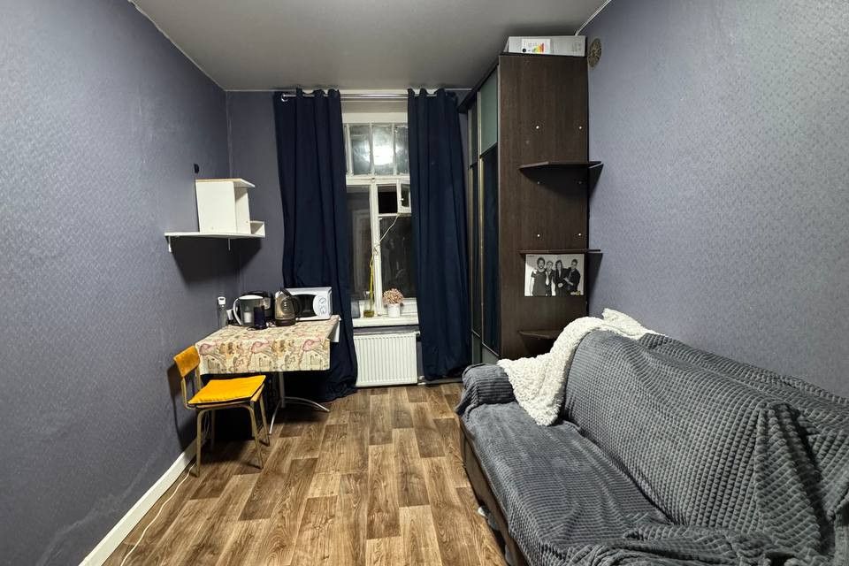 Продаётся комната в 5-комн. квартире, 13.2 м²