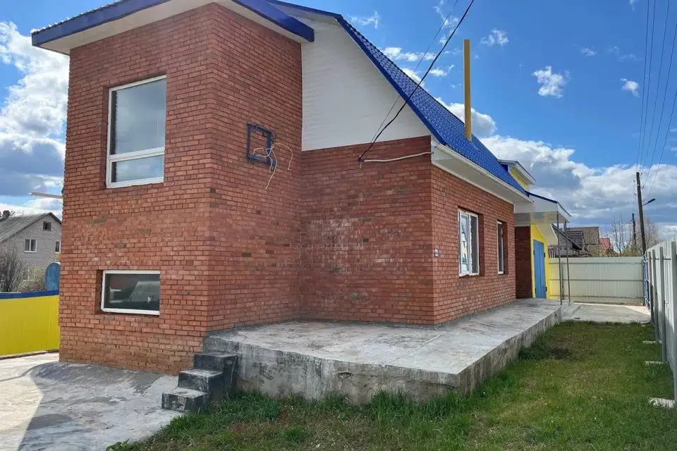 Продаётся 2-этажный дом, 176 м²