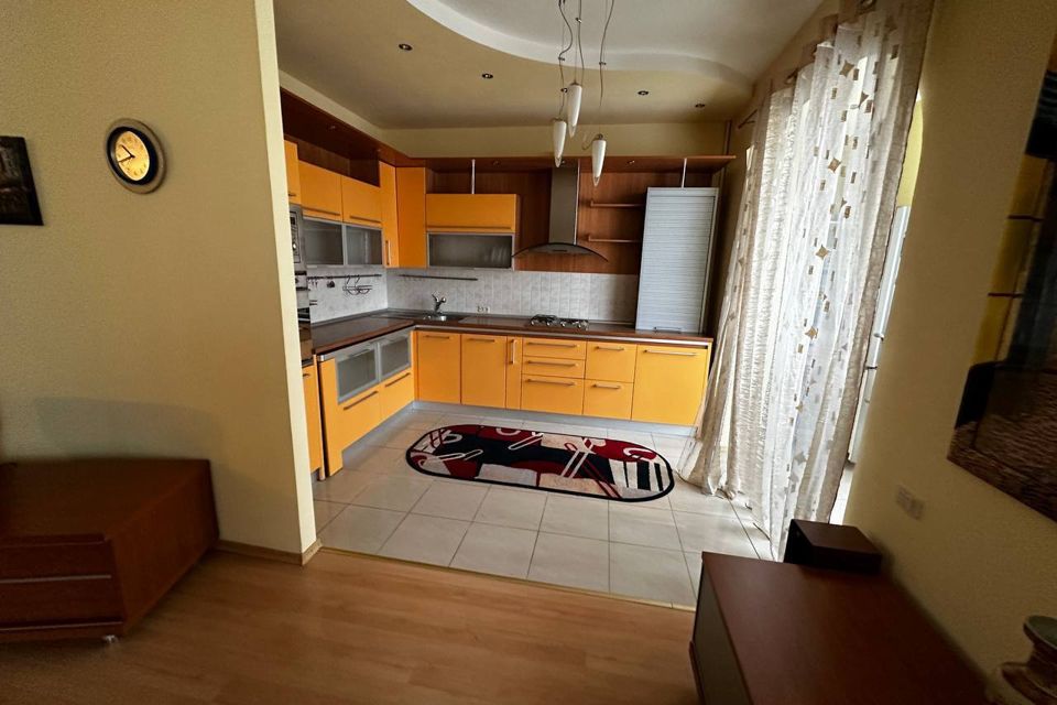 Продаётся 2-комнатная квартира, 74.2 м²