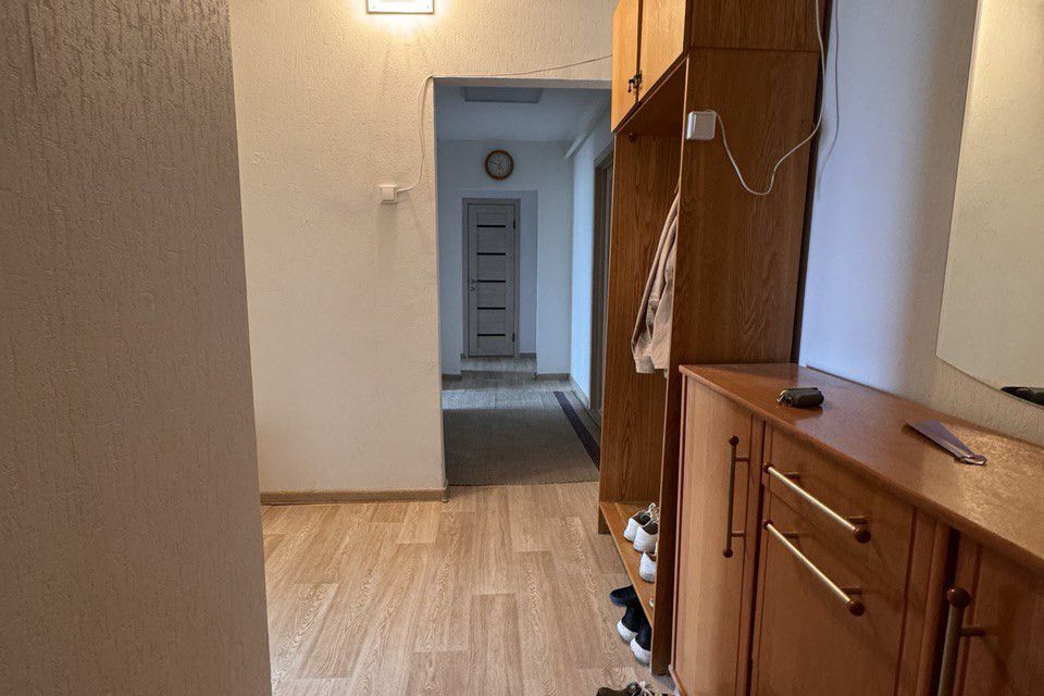Продаётся 4-комнатная квартира, 83 м²