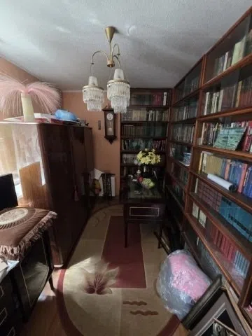 Продаётся 4-комнатная квартира, 65 м²