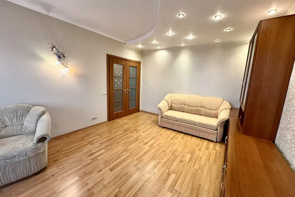 Продаётся 4-комнатная квартира, 100 м²