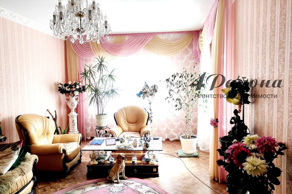 Продаётся 3-этажный дом, 400 м²