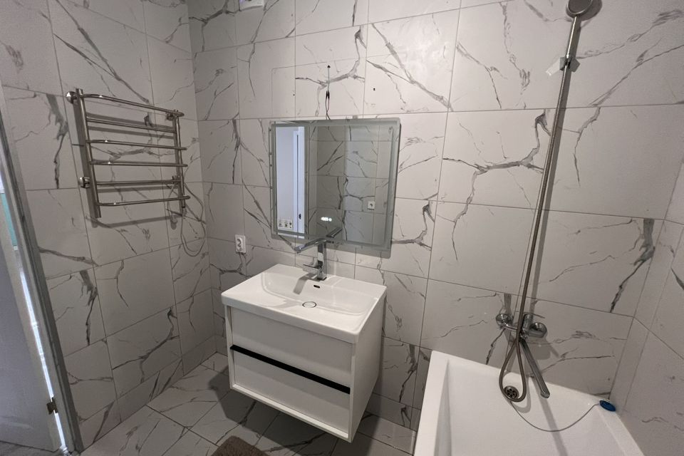 Продаётся 3-комнатная квартира, 98 м²