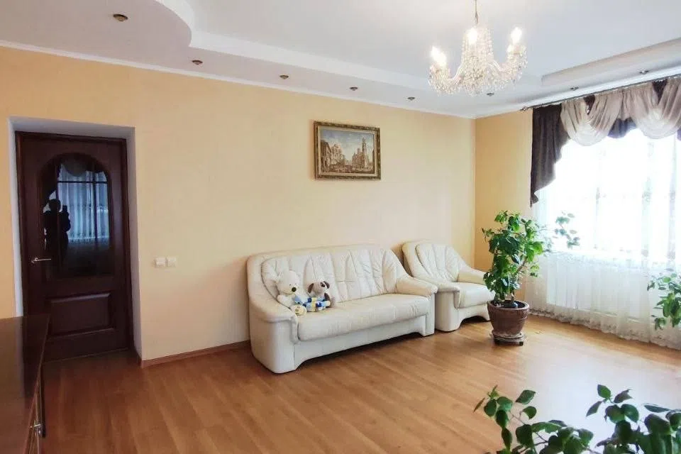 Продаётся 3-этажный дом, 351.7 м²