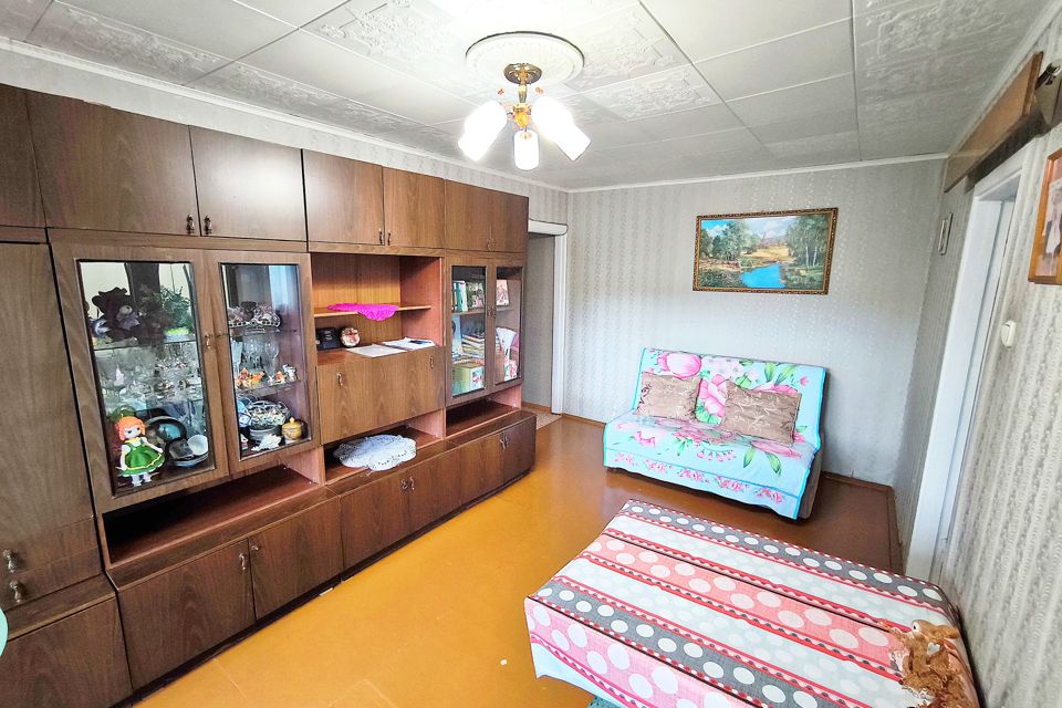 Продаётся 4-комнатная квартира, 61 м²