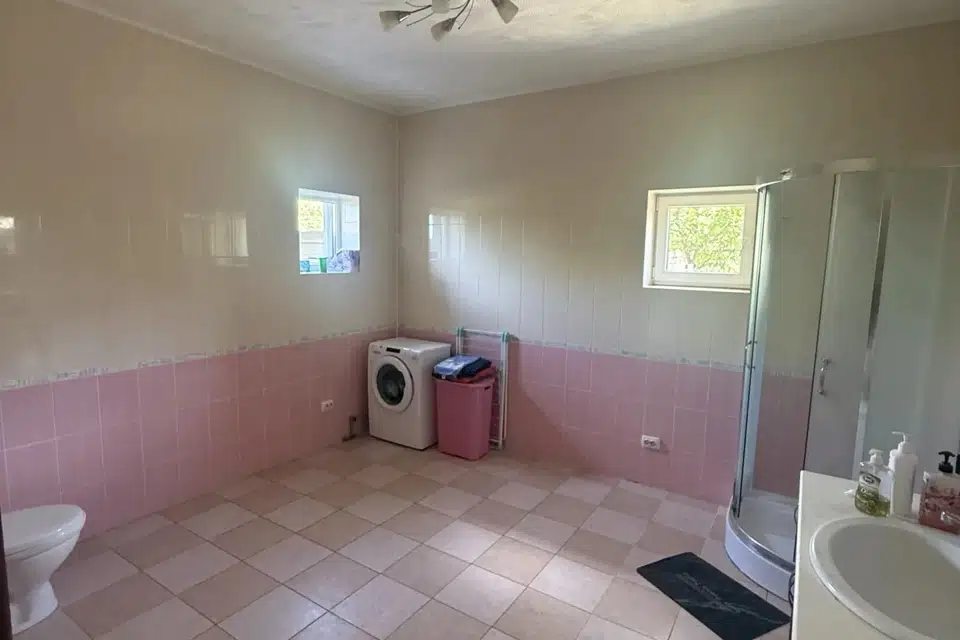 Продаётся 2-этажный дом, 215 м²