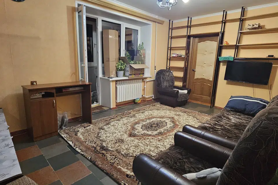 Продаётся 3-комнатная квартира, 52.3 м²