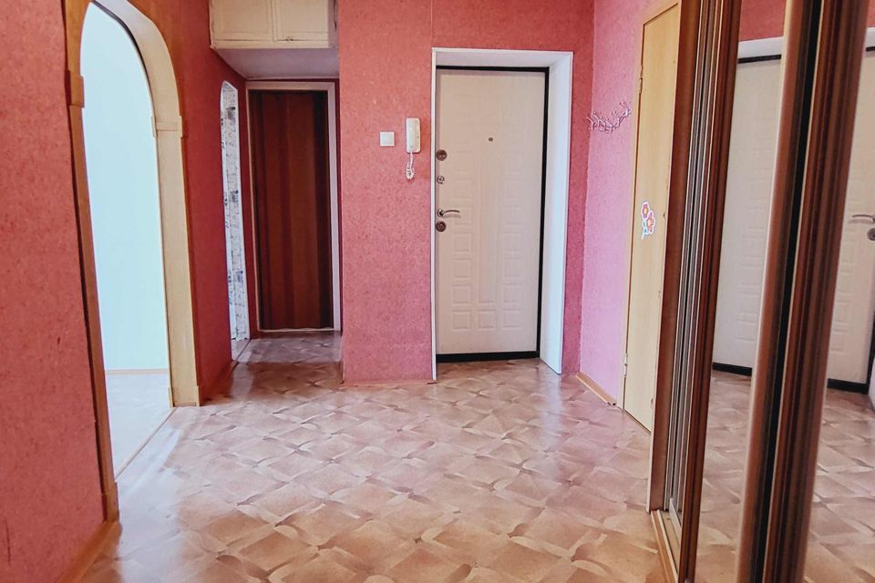 Продаётся 4-комнатная квартира, 75 м²