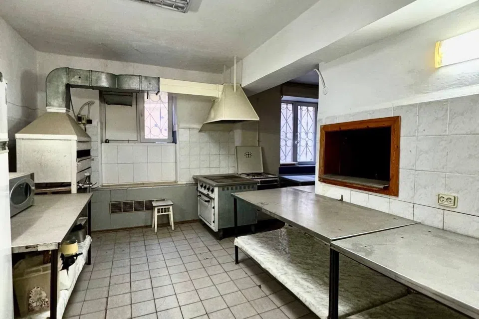 Продаётся помещение своб. назначения, 414 м²