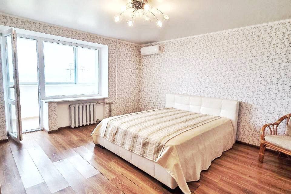 Продаётся 4-комнатная квартира, 100 м²