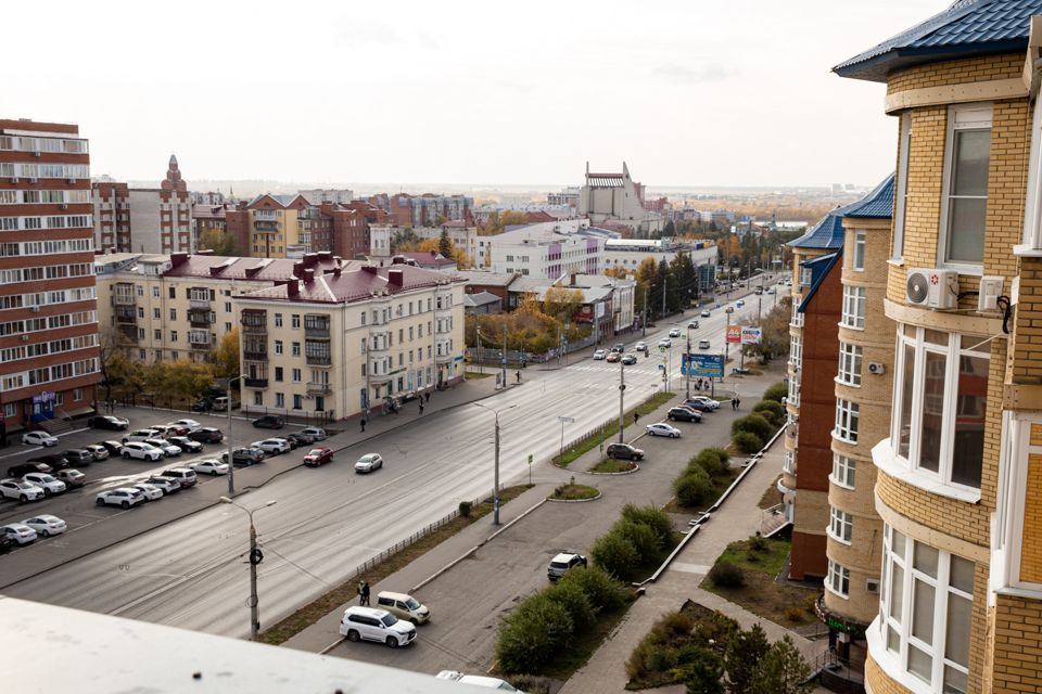 Продаётся 4-комнатная квартира, 128 м²