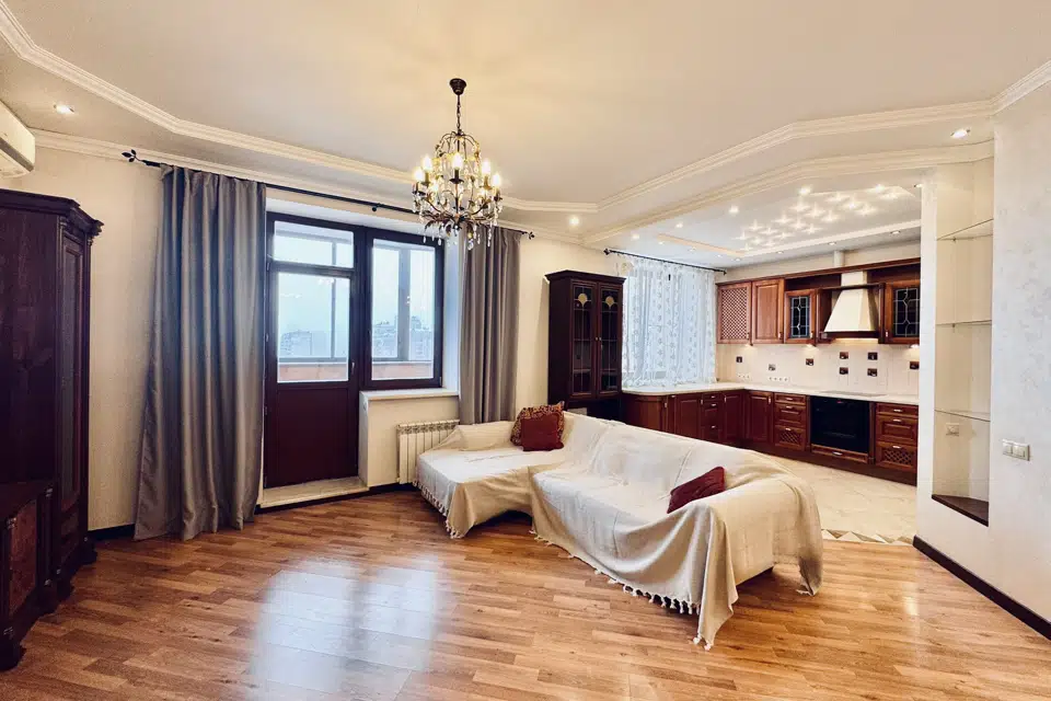 Продаётся 3-комнатная квартира, 105 м²
