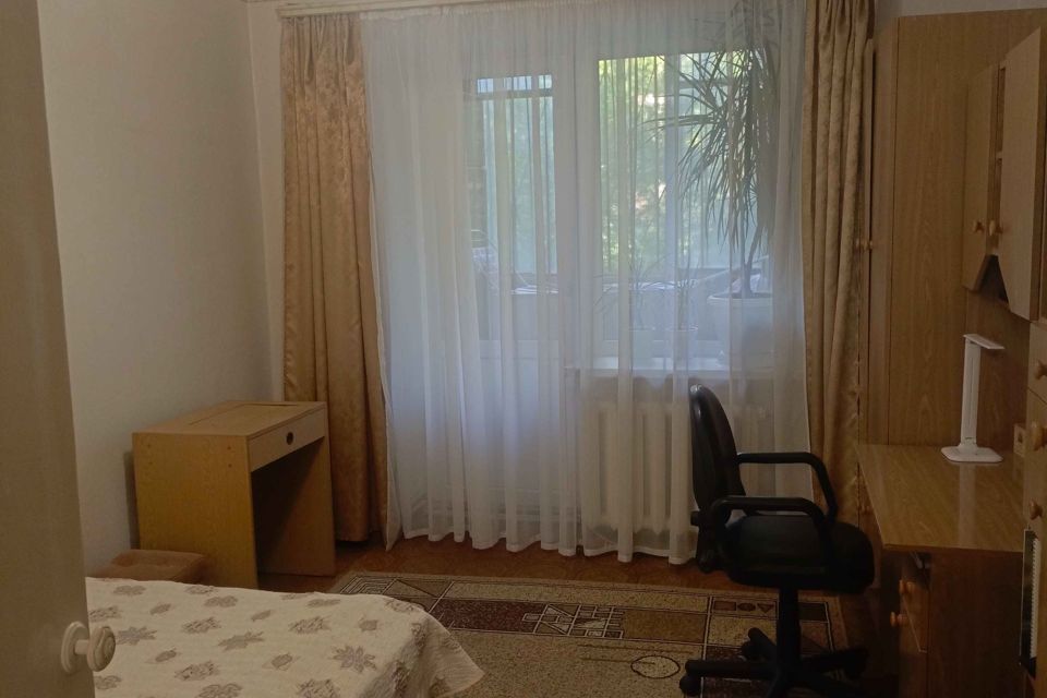 Продаётся 4-комнатная квартира, 87 м²