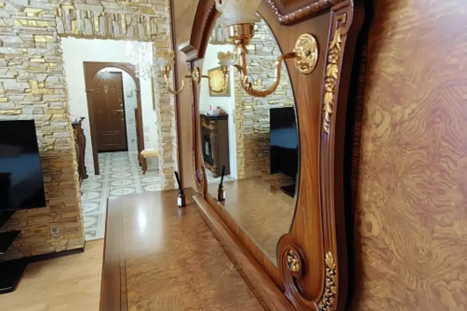 Продаётся 4-комнатная квартира, 90 м²