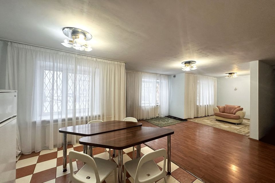 Продаётся 2-комнатная квартира, 89.3 м²