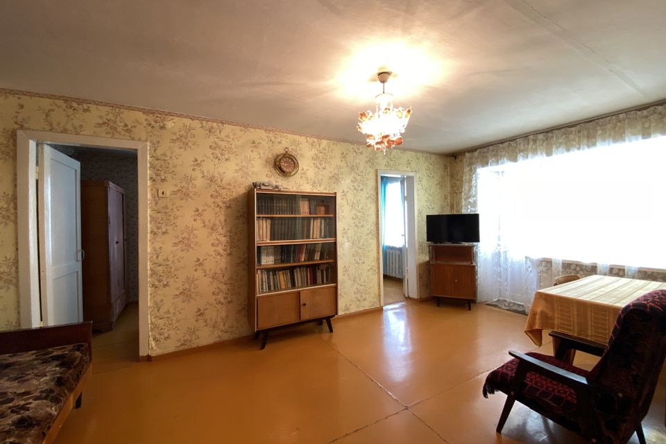 Продаётся 3-комнатная квартира, 40.9 м²