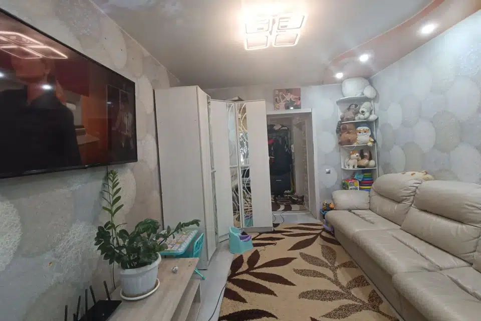 Продаётся 3-комнатная квартира, 56.5 м²