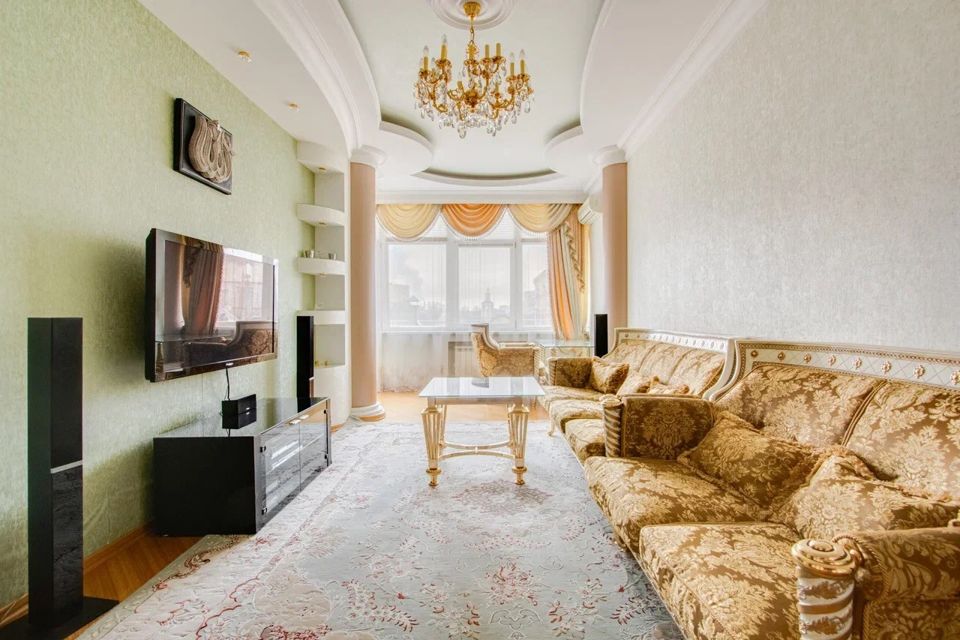 Продаётся 3-комнатная квартира, 122.6 м²