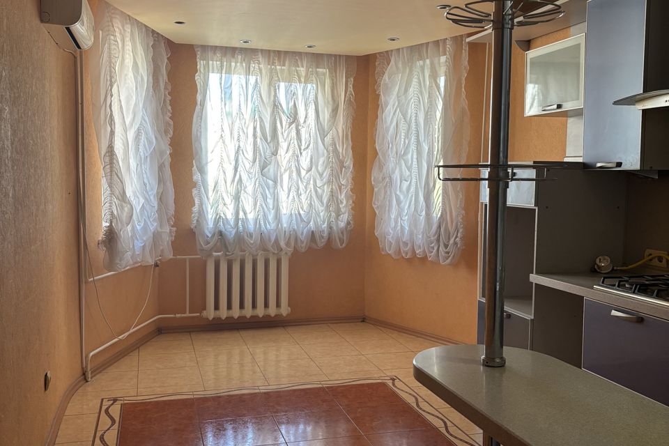 Продаётся 3-комнатная квартира, 105.3 м²