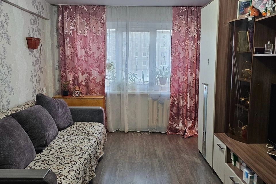 Продаётся 4-комнатная квартира, 59.3 м²