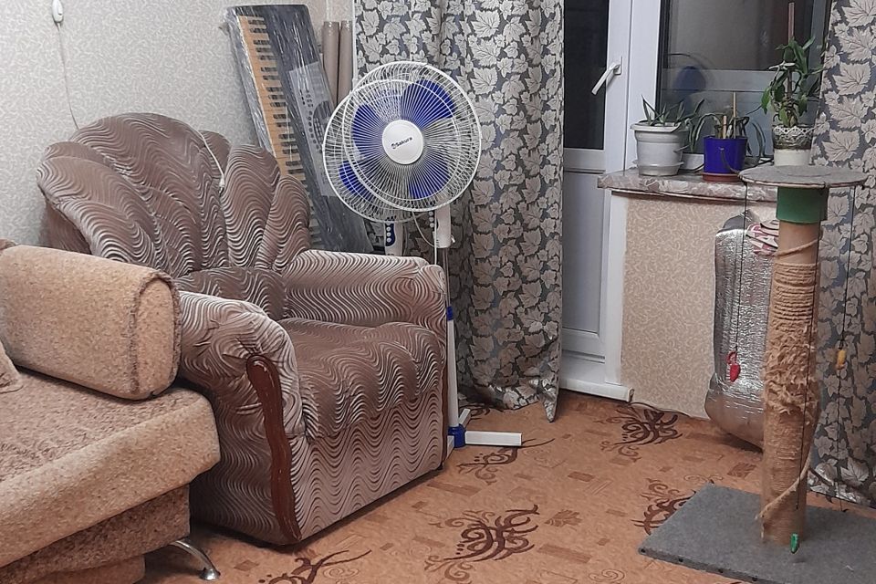 Продаётся 4-комнатная квартира, 61.1 м²