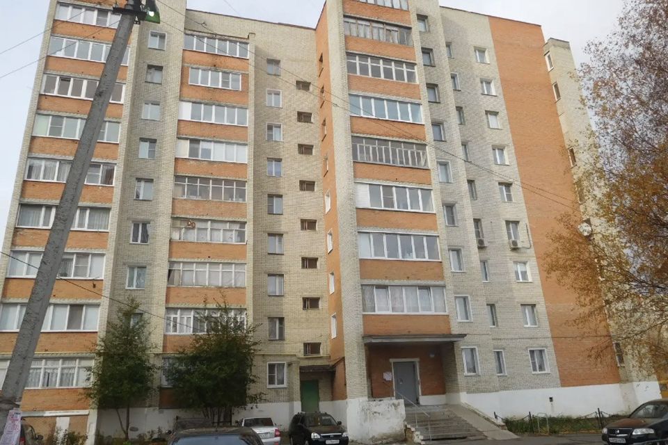 Продаётся 4-комнатная квартира, 100 м²