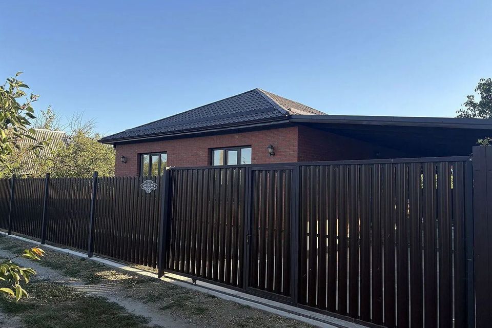 Продаётся 3-этажный дом, 105 м²