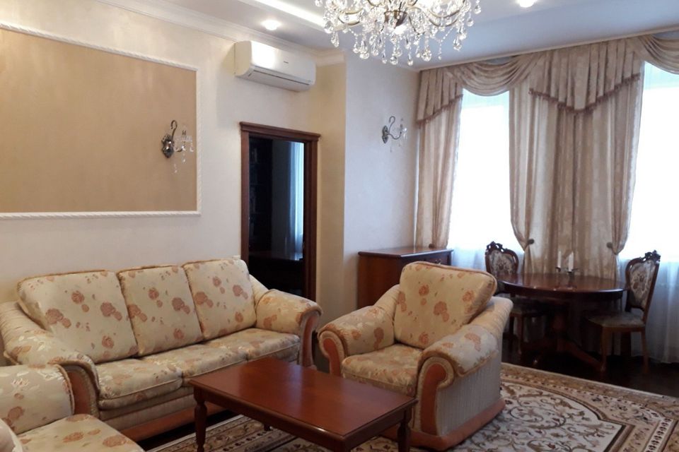 Продаётся 4-комнатная квартира, 114 м²