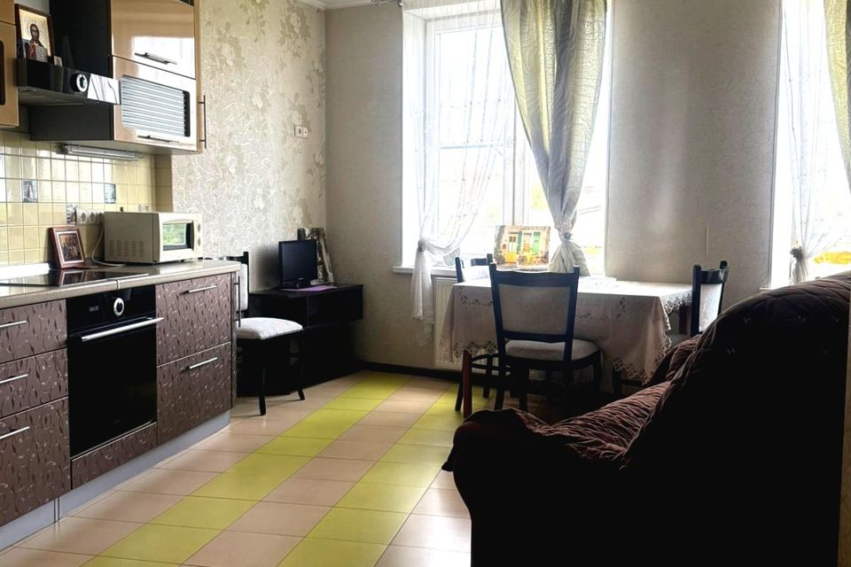 Сдаётся 2-комнатная квартира, 74 м²