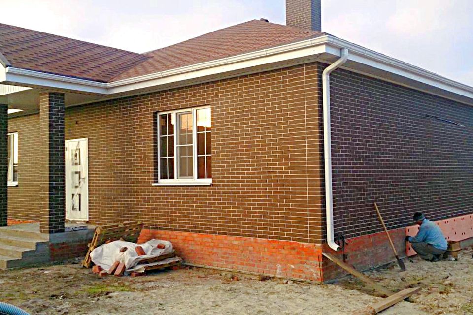 Mastic Misty Shadow dark siding and dark shakes in Normal IL Brown house exterio