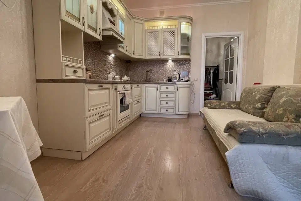 Продаётся 1-комнатная квартира, 57.5 м²