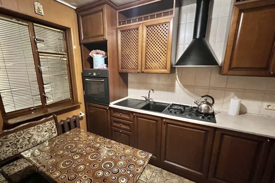 Продаётся 4-комнатная квартира, 115 м²