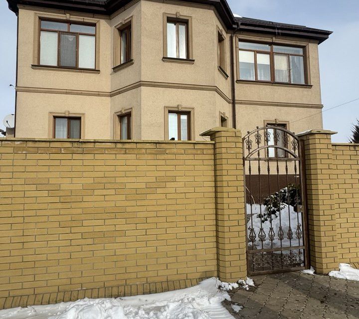 Продаётся 2-этажный дом, 350.6 м²