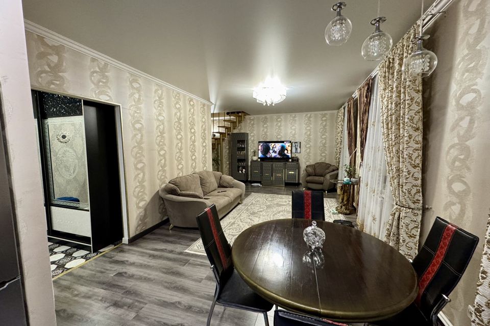 Продаётся 3-комнатная квартира, 100 м²