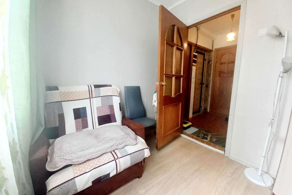 Продаётся 4-комнатная квартира, 49 м²