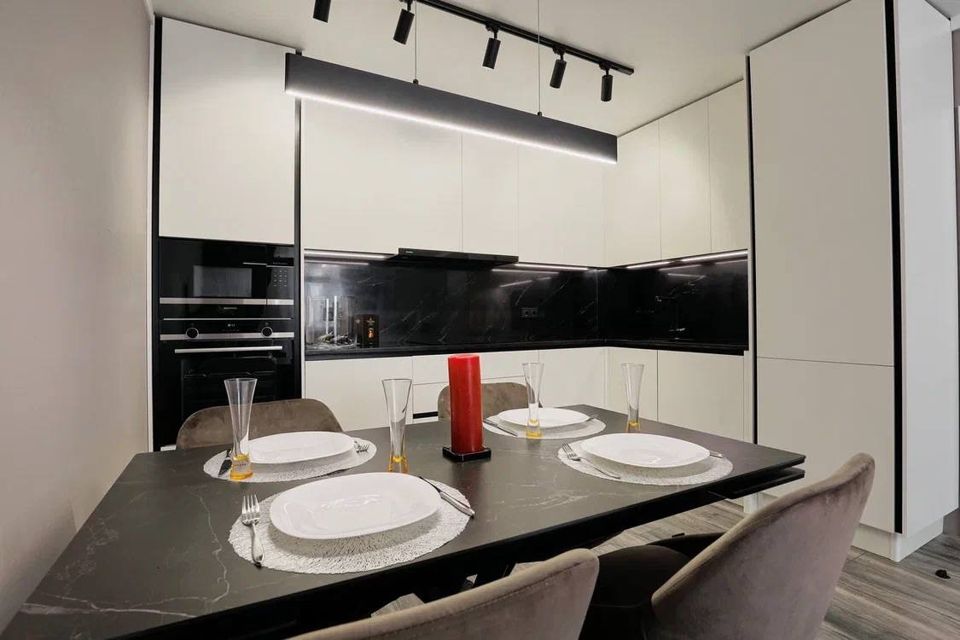 Сдаётся 2-комнатная квартира, 77.4 м²