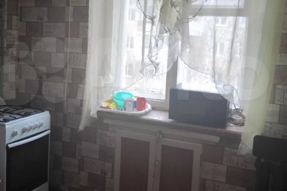 Продаётся 4-комнатная квартира, 64 м²
