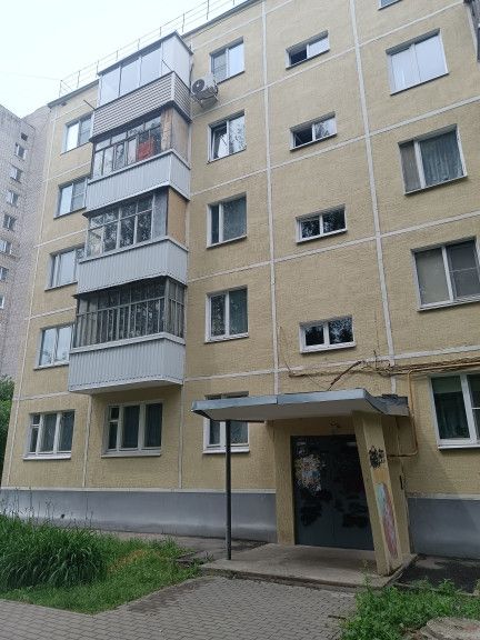 Продаётся 4-комнатная квартира, 60.8 м²