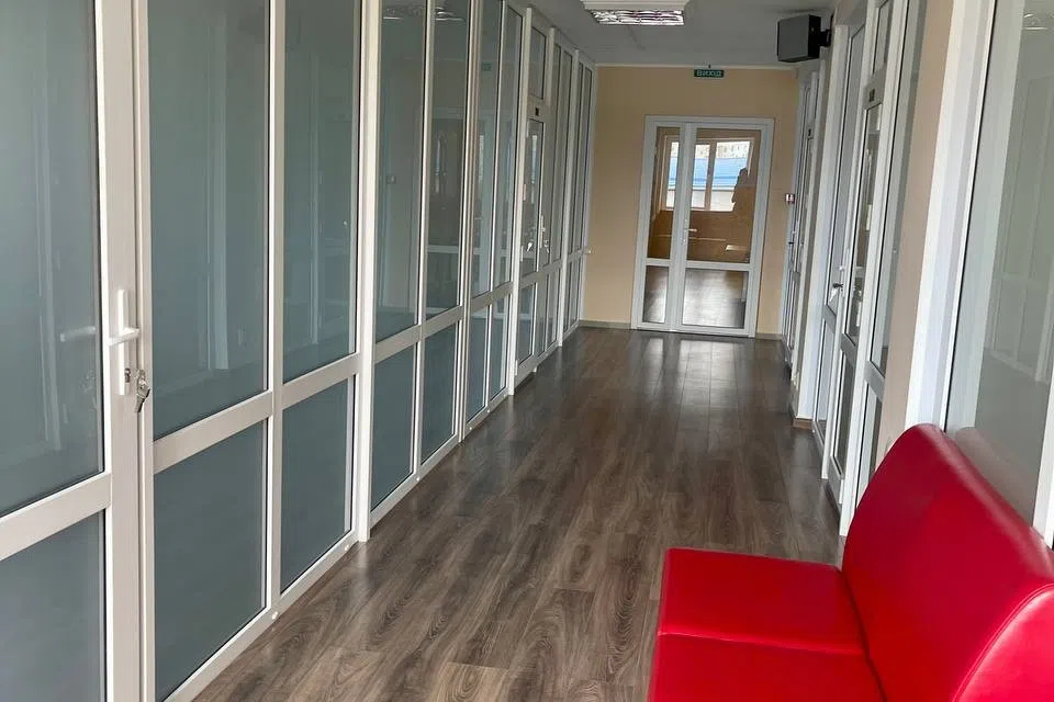 Сдаётся торговое помещение, 200 м²